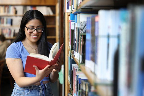 Over 300,000 graduates across 187 countries